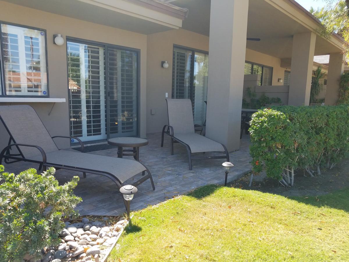 Begonia Palm Desert Exterior photo
